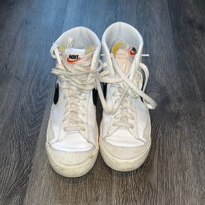 nike mid 77 blazers